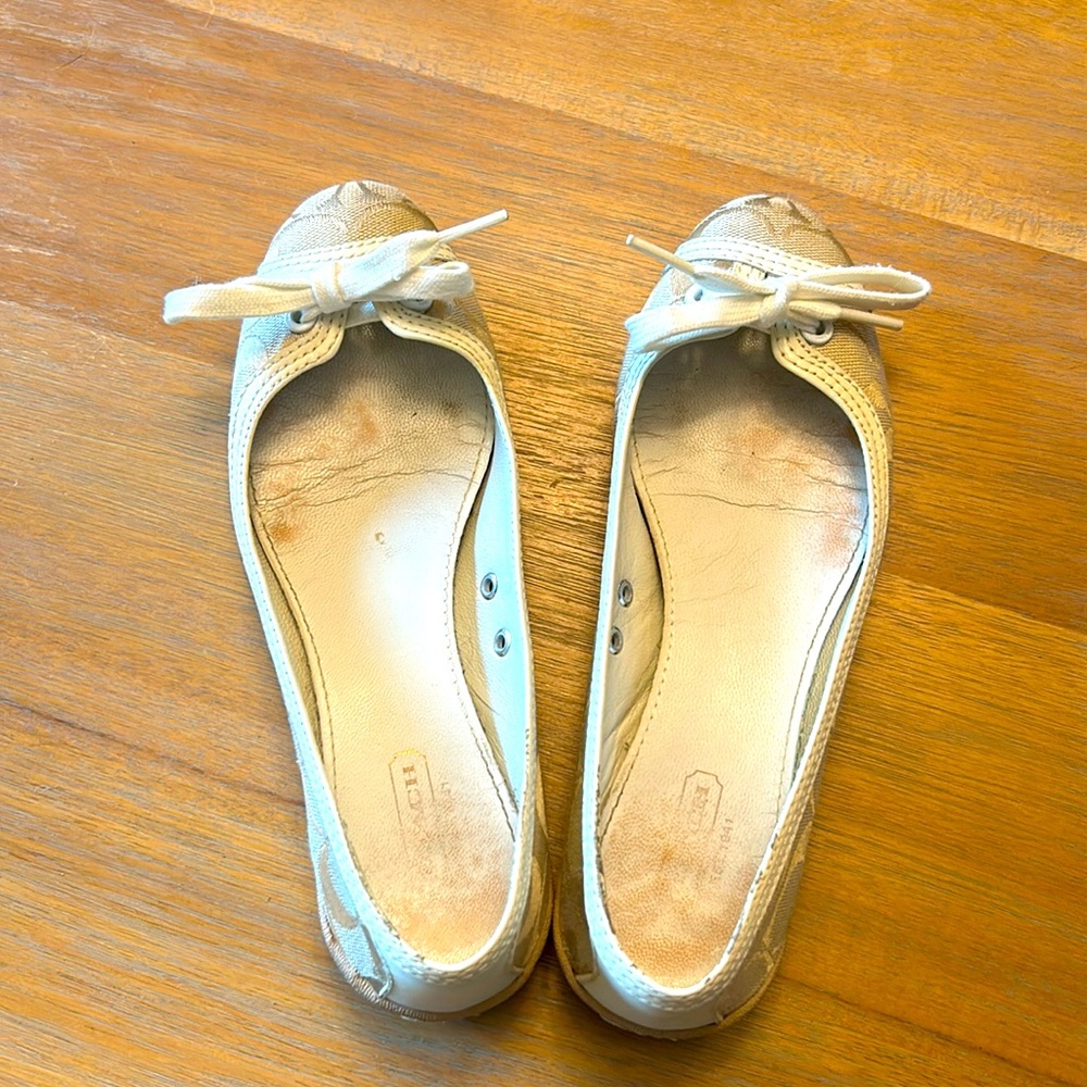 Coach flats size 5.5